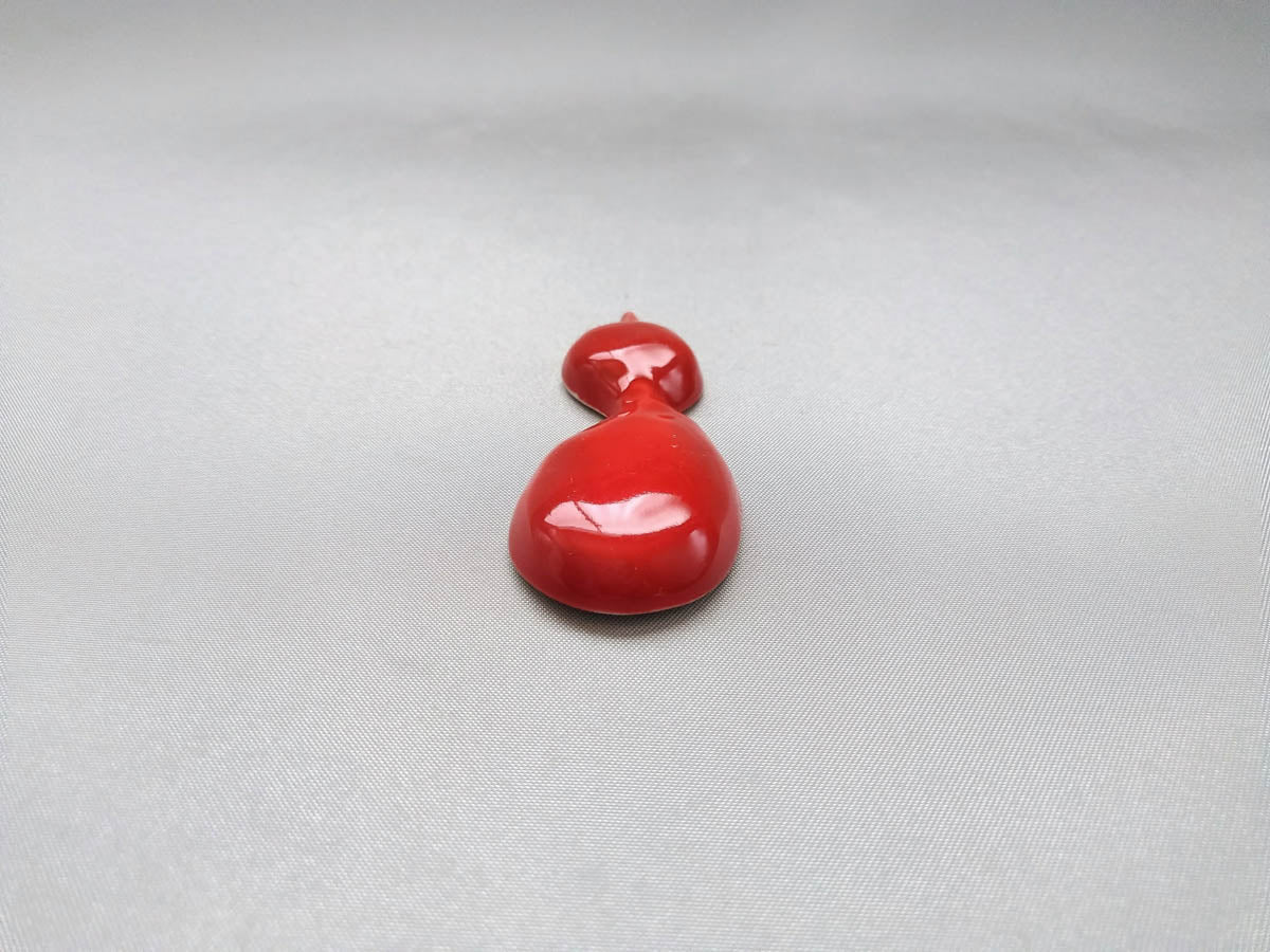 Gourd-shaped chopstick rest red [Porcelain Studio Raku]