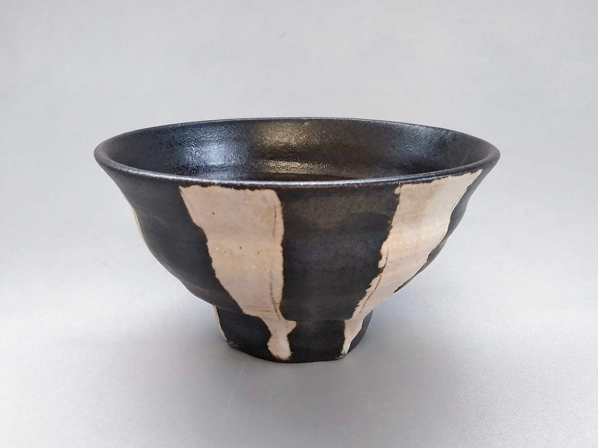 Large black glaze striped rice bowl [Kazuhito Yamamoto]