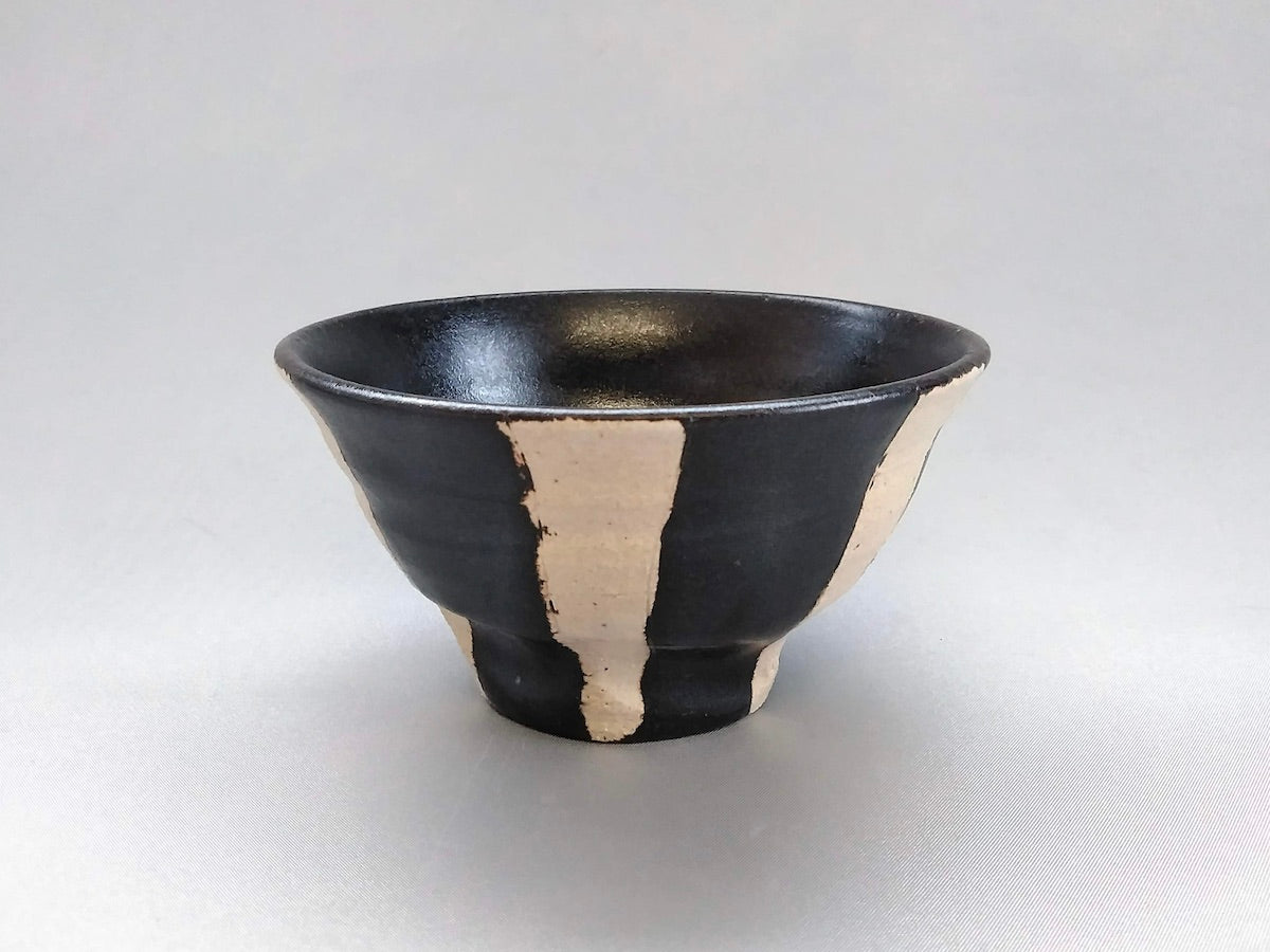 Small black glaze striped rice bowl [Kazuhito Yamamoto]