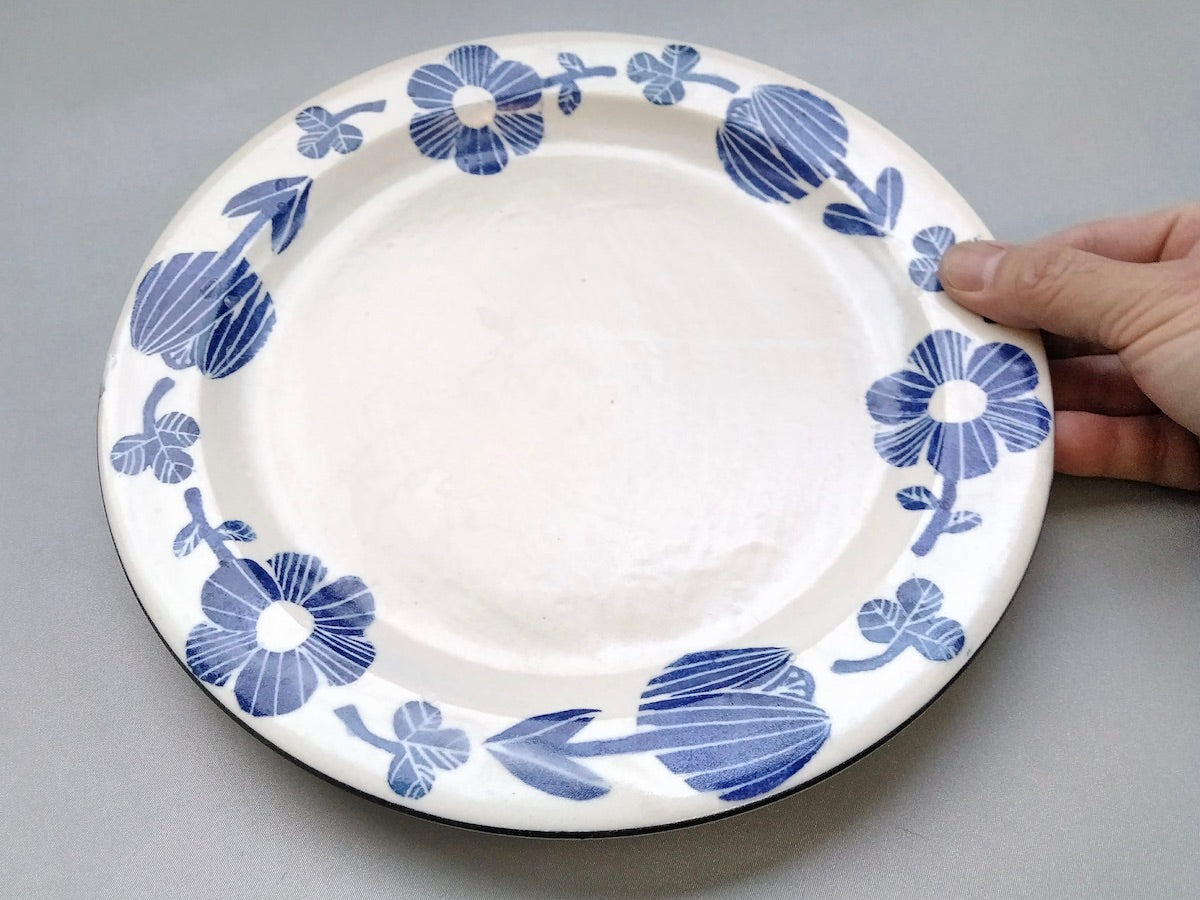 Japanese paper-dyed blue flower 8-inch rim plate [Ami Kobo]