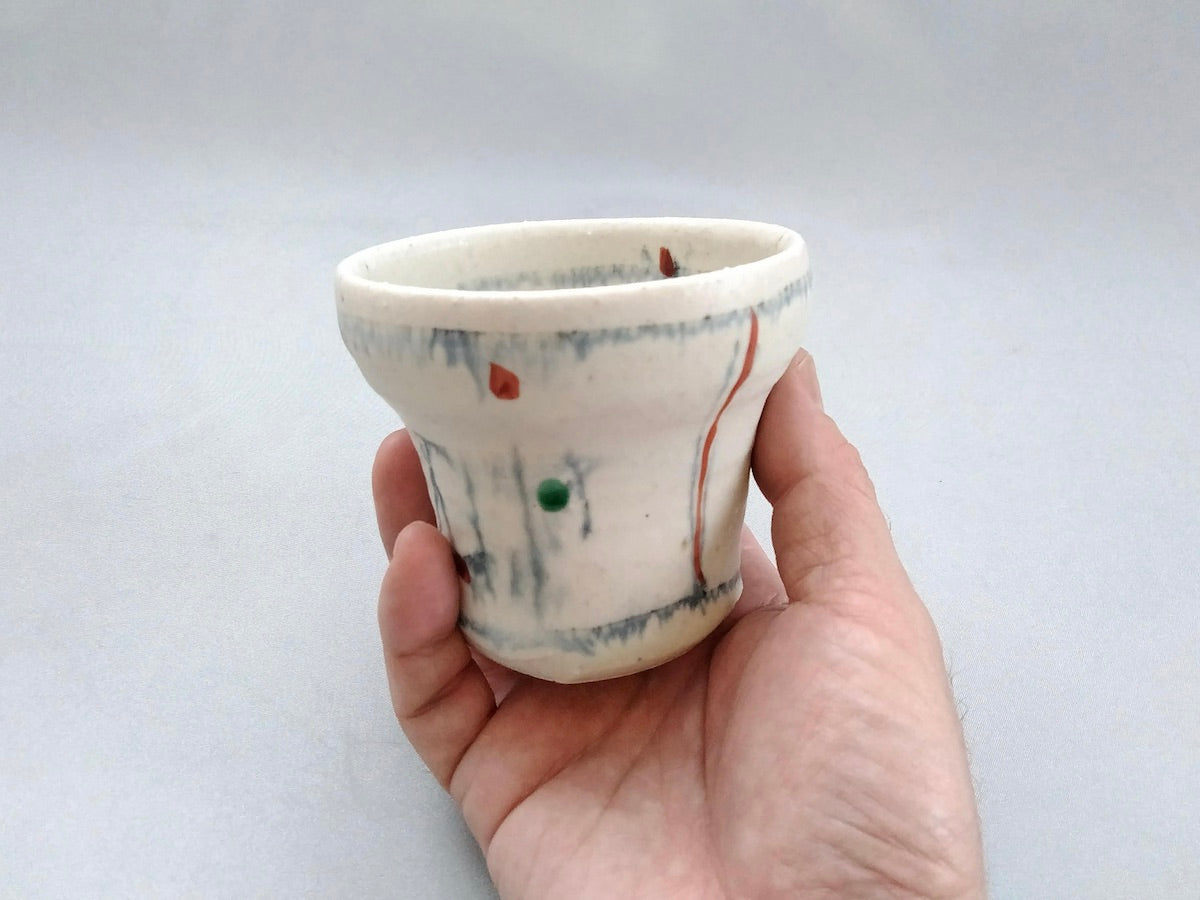 Ayomi Fukai deformed tea cup with black line engraving [Minami kiln]