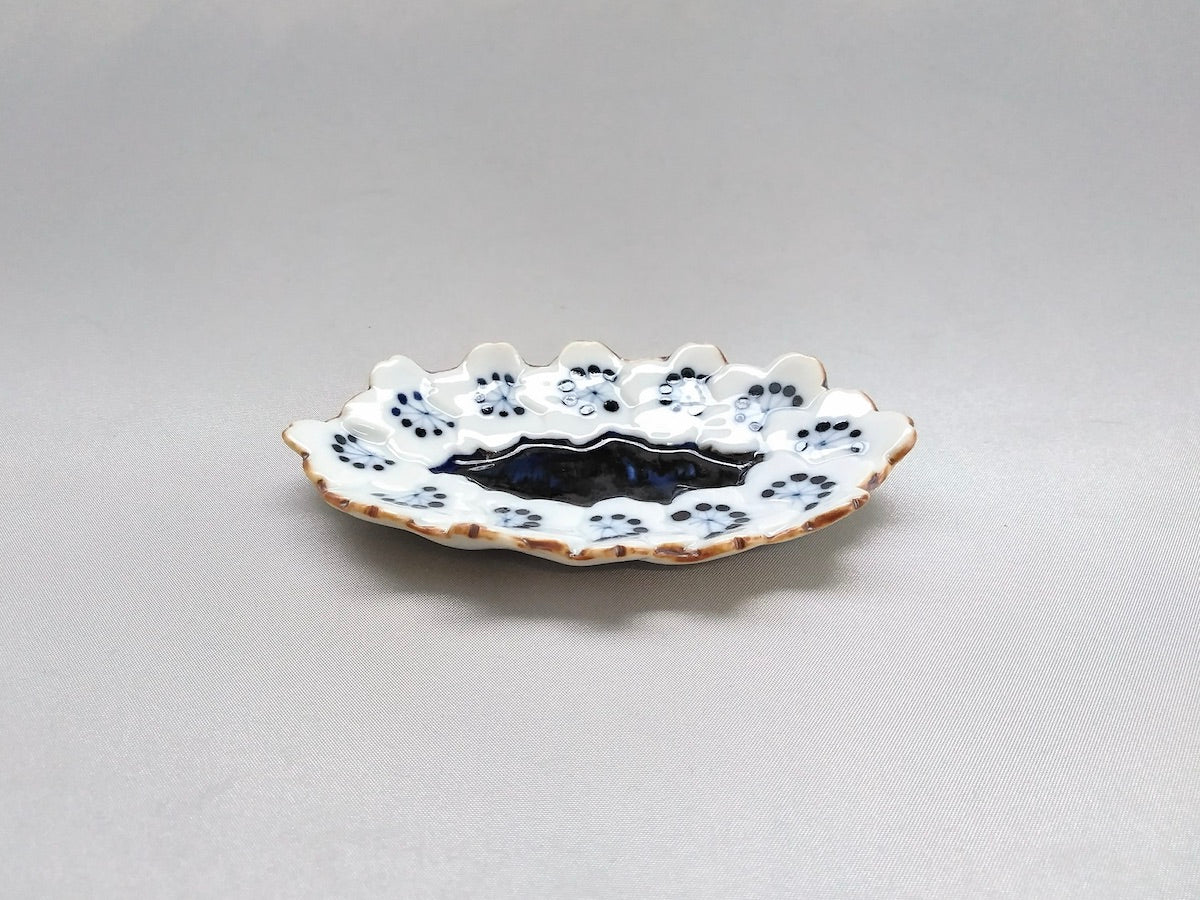 Small plate with cherry blossom ellipse dyeing [Koshigama]