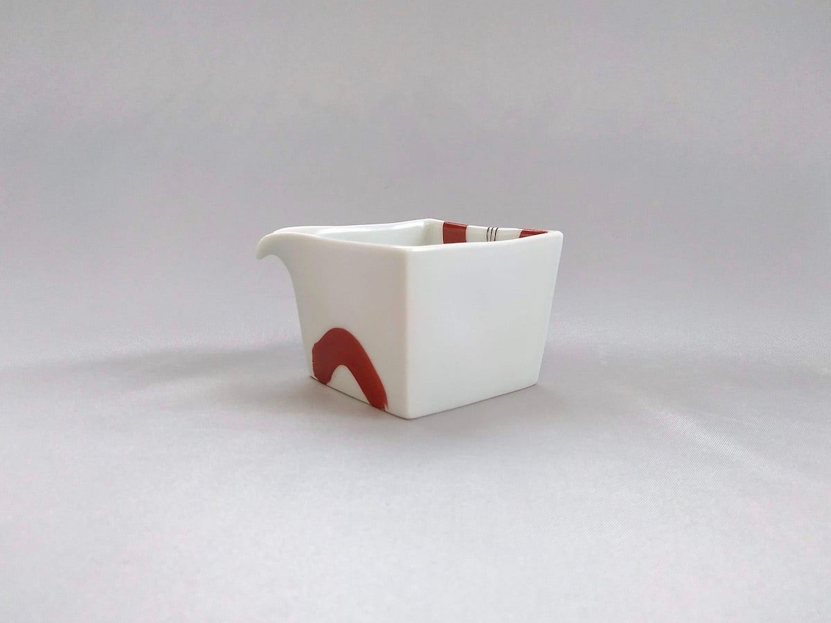 Red camellia with one-sided corner small [Ichimine kiln]
