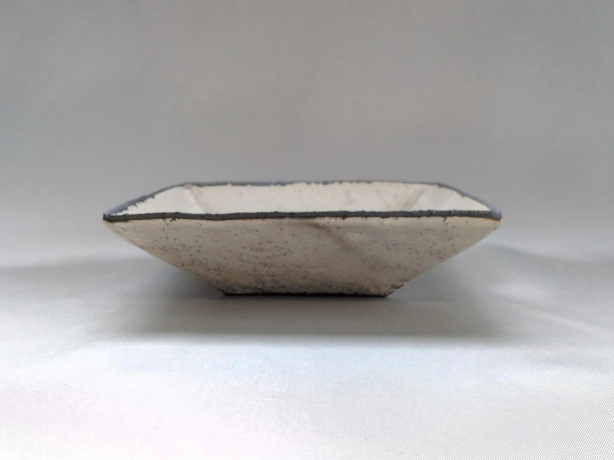 Small powdered square plate [Mikiyo Nakagawa]