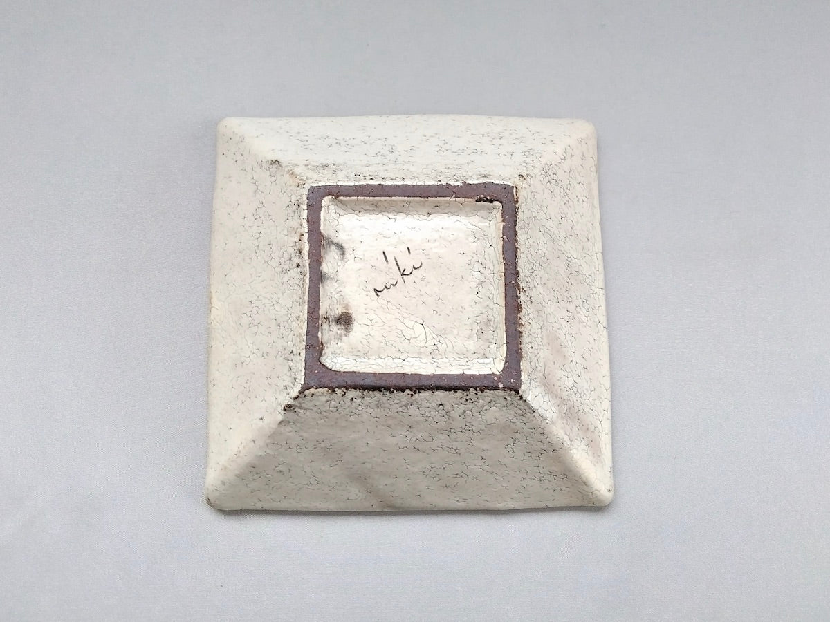 Small powdered square plate [Mikiyo Nakagawa]