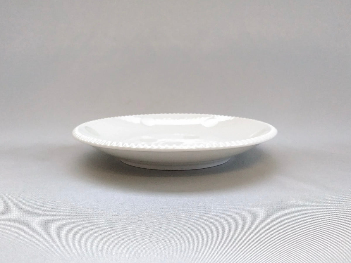 Inlaid silver medium plate [Koshigama]