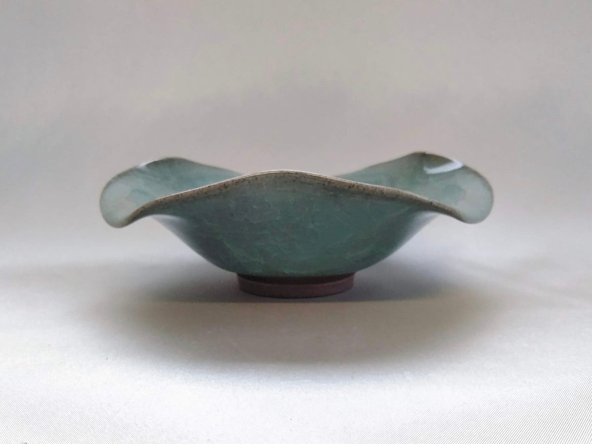 Blue porcelain three-leaf bowl [Taku Kiyama]