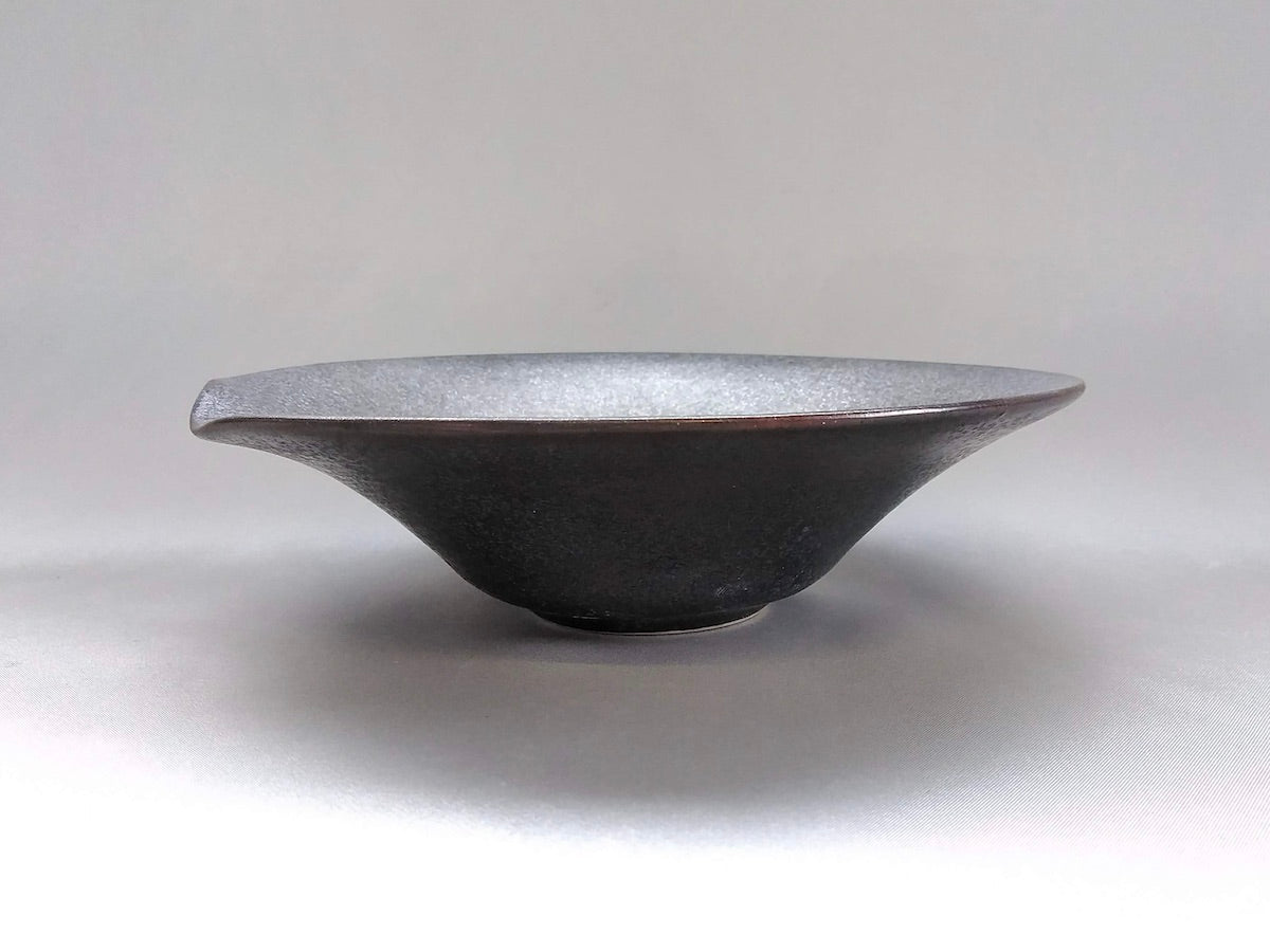 One-sided pressed 5.5-inch pot with black yuzu and silver coating inside [Toetsu Kiln]