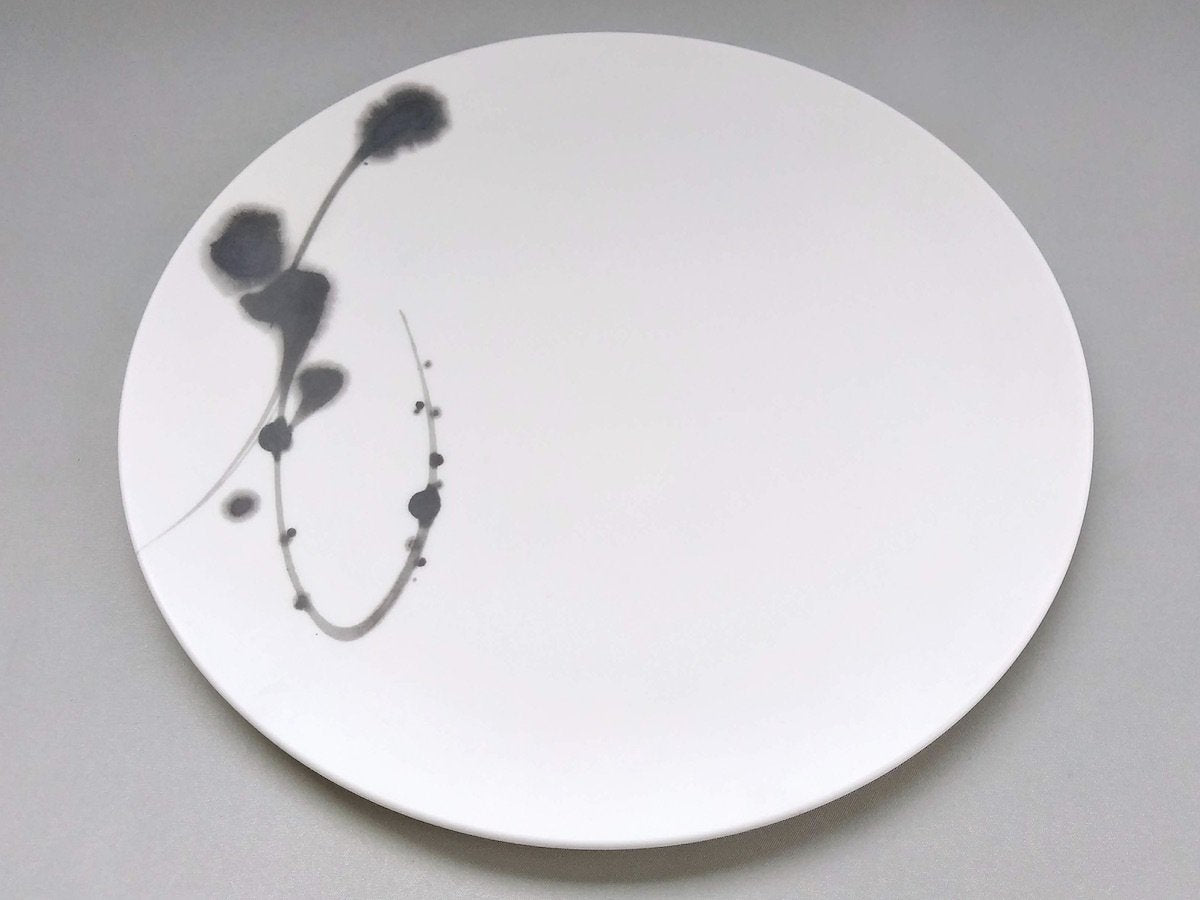 Calligraphy round plate 26cm spring [Yamahiragama]