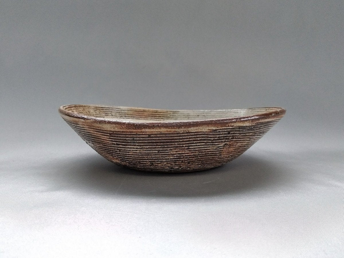 Fuchiyara horizontal carved oval deep bowl small [Furuya Ceramic Works]