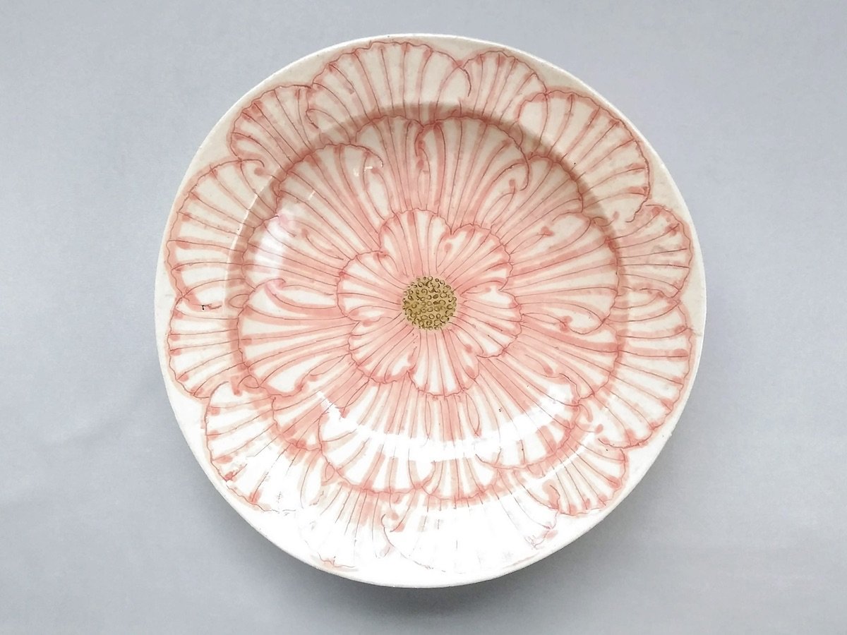 Peony crest swaying rim deep plate red [Kato Kohei]