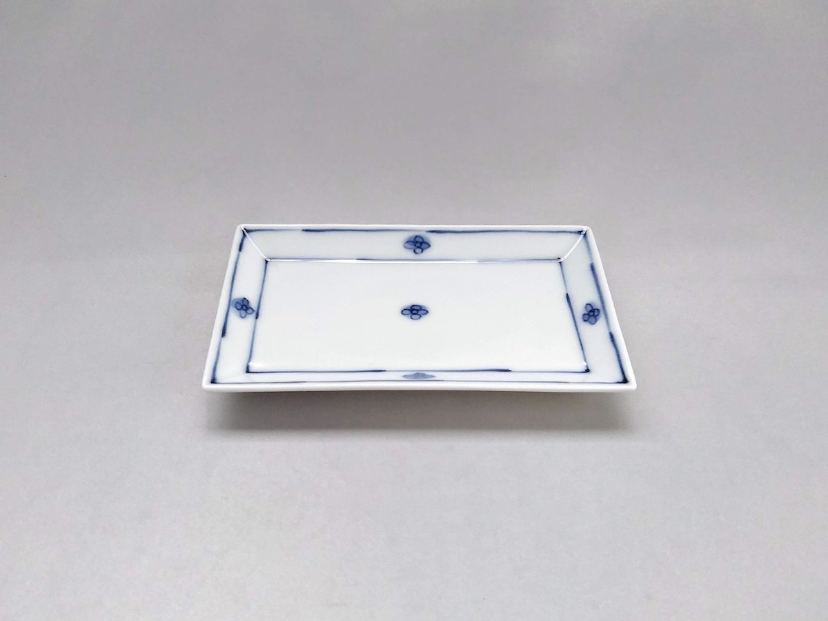 Flower crest long square small plate [Tamori Touen]