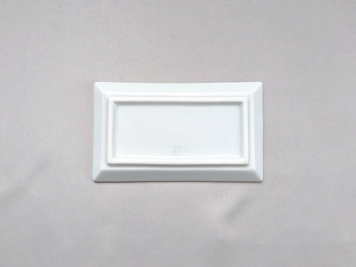 Flower crest long square small plate [Tamori Touen]