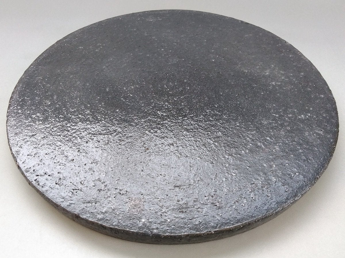Black karagi round plate size [Masahiro Kumagai]