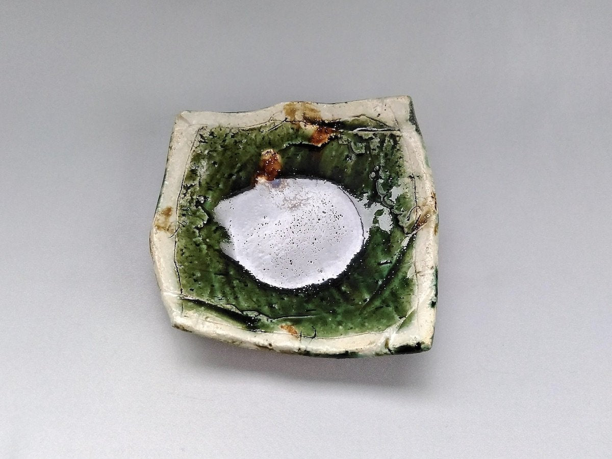 Oribe outside white tea dot corner plate [Kazuhito Yamamoto]