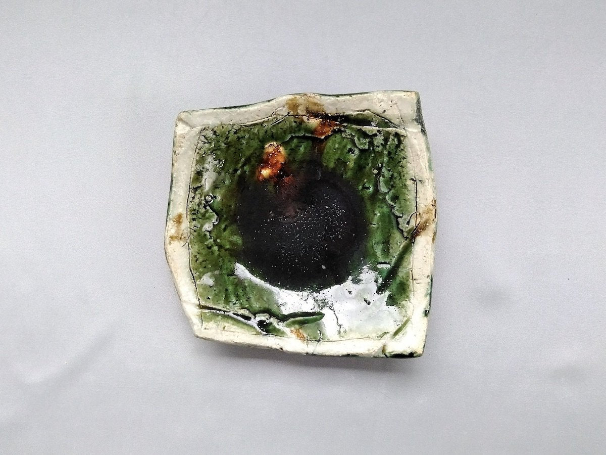 Oribe outside white tea dot corner plate [Kazuhito Yamamoto]