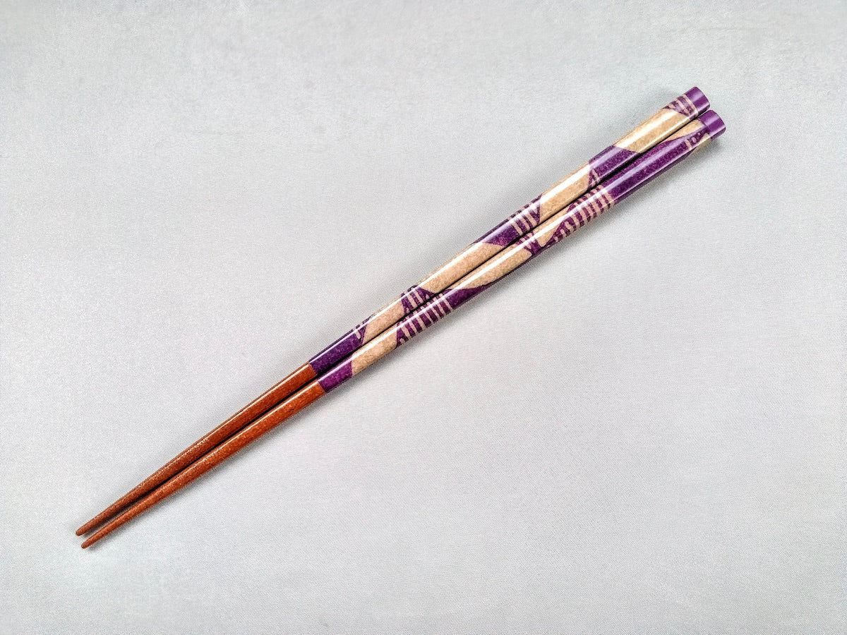 Natural wooden chopsticks flower petals purple [Hashikura Matsukan]