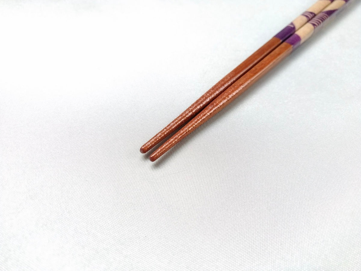 Natural wooden chopsticks flower petals purple [Hashikura Matsukan]