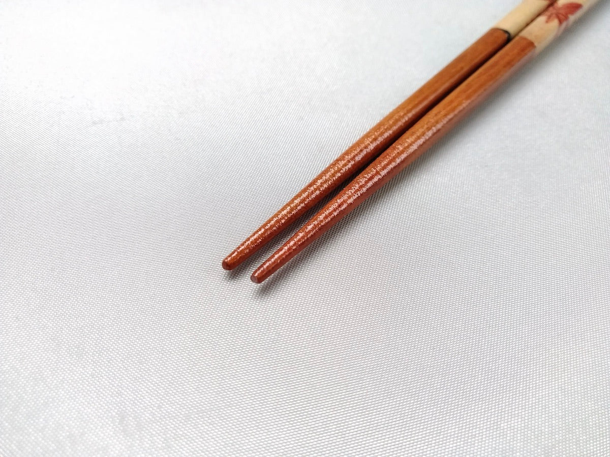 Natural wooden chopsticks Momiji [Hashikura Matsukan]