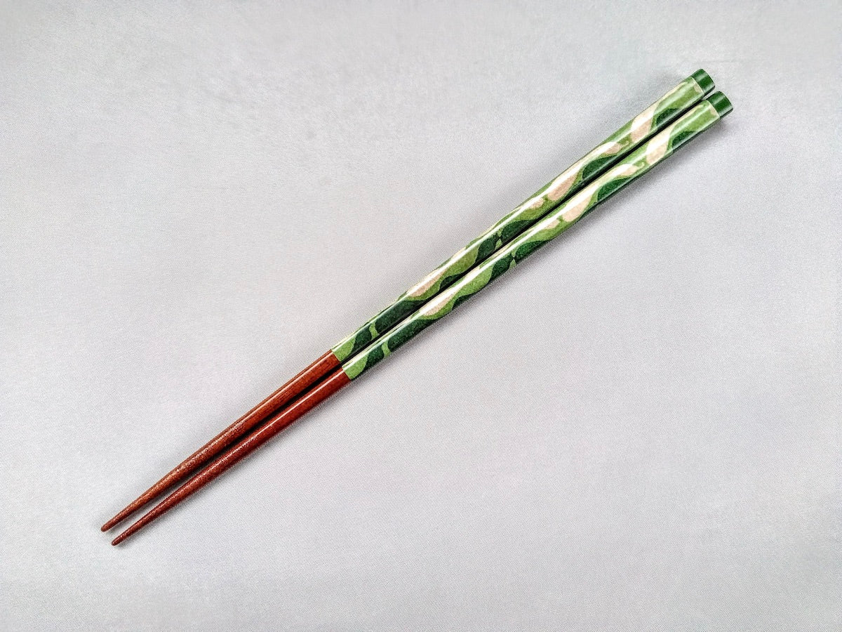Natural wooden chopsticks lined with hisago yellow green [Hashikura Matsukan]
