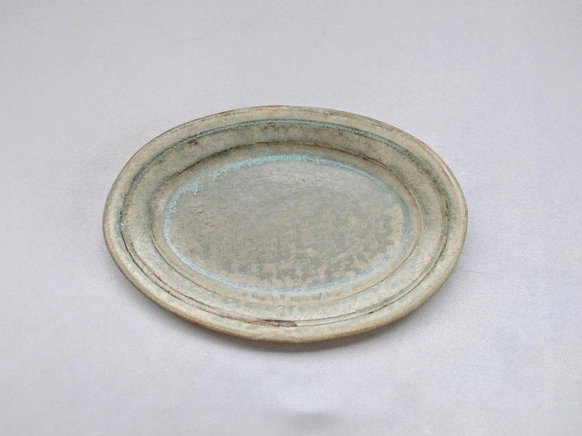 Small green matte oval plate [Masaki Domoto]