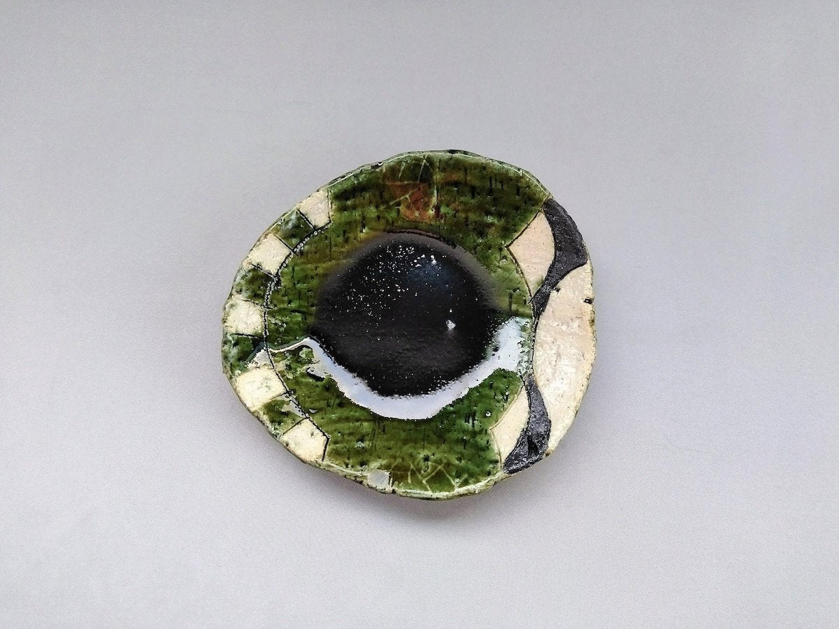Oribe black striped white circle striped rice ball plate [Kazuhito Yamamoto]