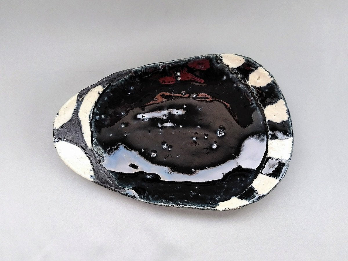 Blue glaze black white circle striped egg plate small [Kazuhito Yamamoto]