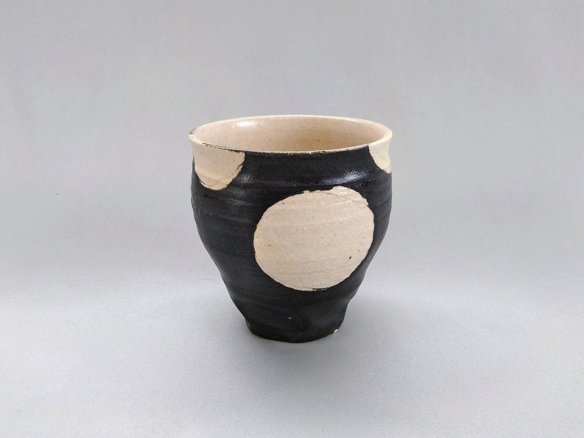 Black glaze round crest free cup [Kazuhito Yamamoto]