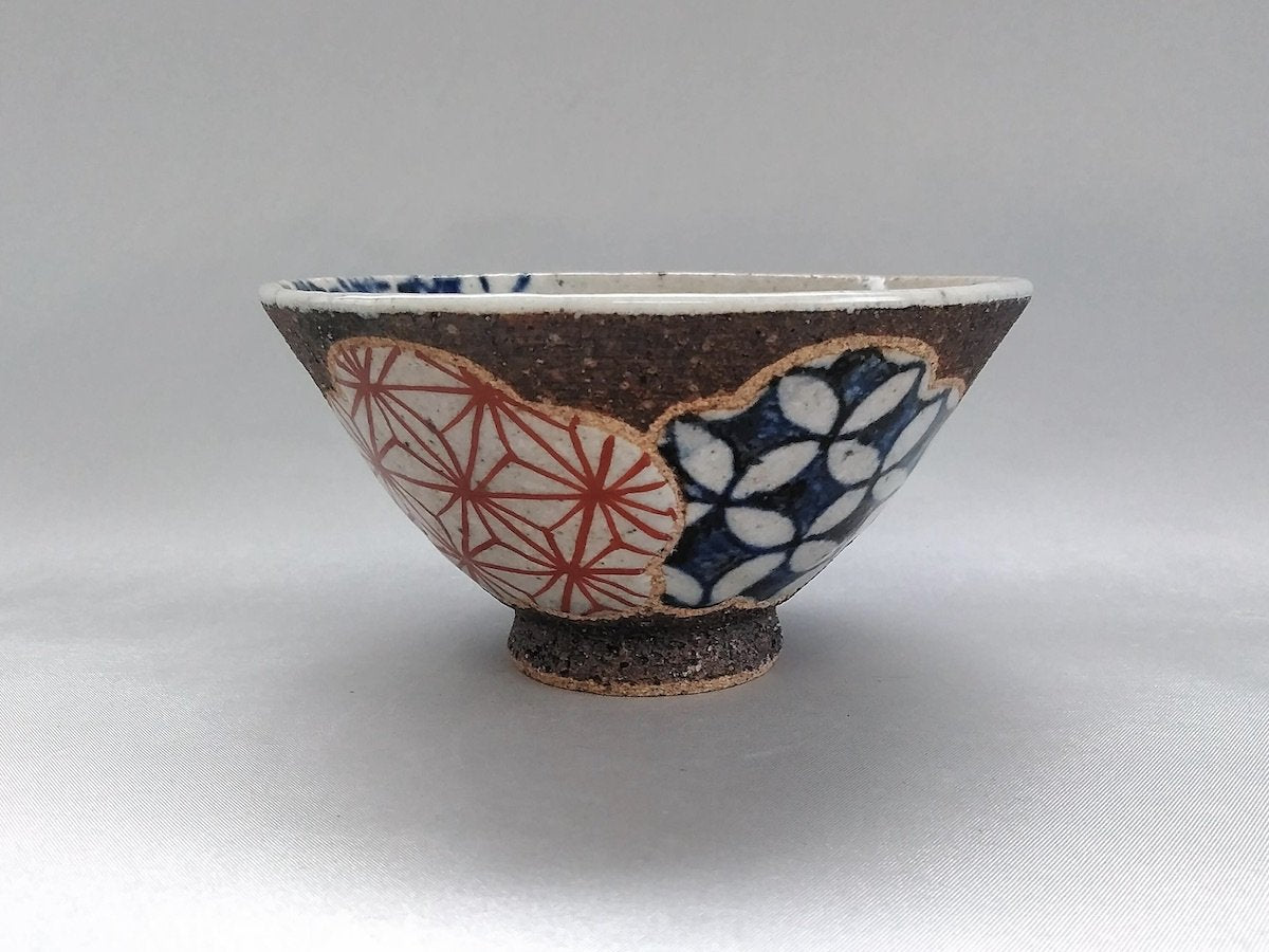 Plum pattern flat rice bowl red [Kosaigama]